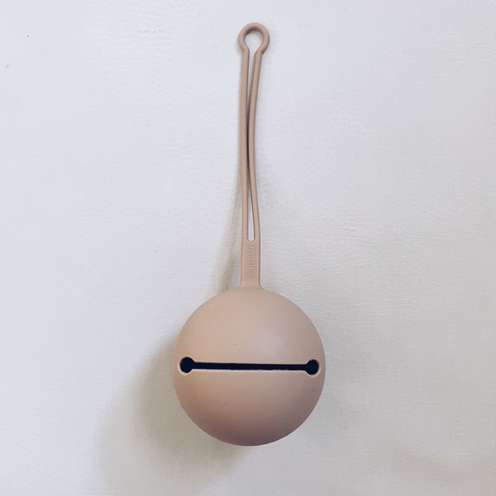 mushie Silicone Pacifier Case - Natural